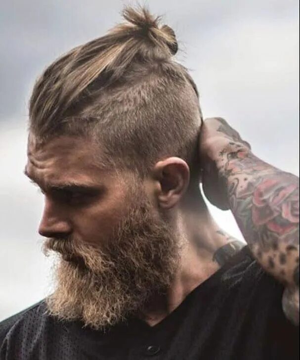 Прическа топ кнот мужская 44 Unordinary Top Knots Hairstyles Ideas For Next Hair Style in 2020 Man bun hai