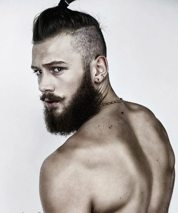 Прическа топ кнот мужская Topknot. lovingmalemodels: Declan Geraghty by Daniel Jaems Hair, beard styles, M