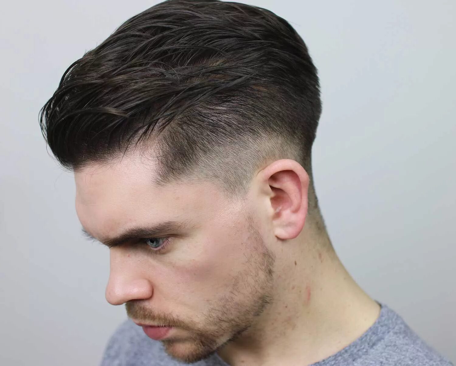 Прическа трапеция мужская Mid Tier Fade, Slick Back How To Mens haircuts fade, Mid fade haircut, Fade hair