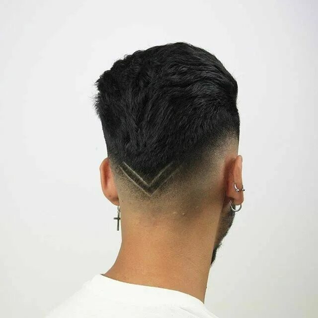 Прическа треугольник Pin by Елинов Максим on Мужское Fade haircut, Hair cuts, Mens hairstyles