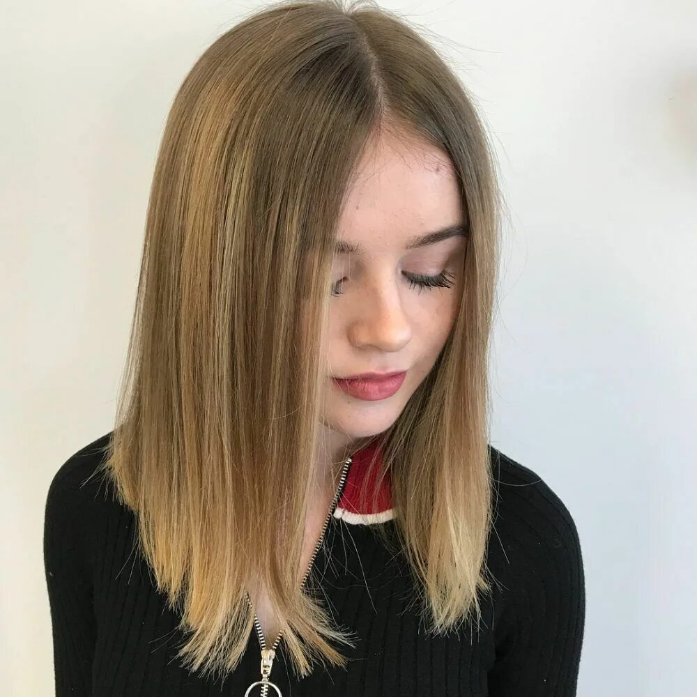 Прическа удлиненное каре без челки для подростка 69 Middle Part Hairstyles Trending Right Now Middle part hairstyles, Medium hair