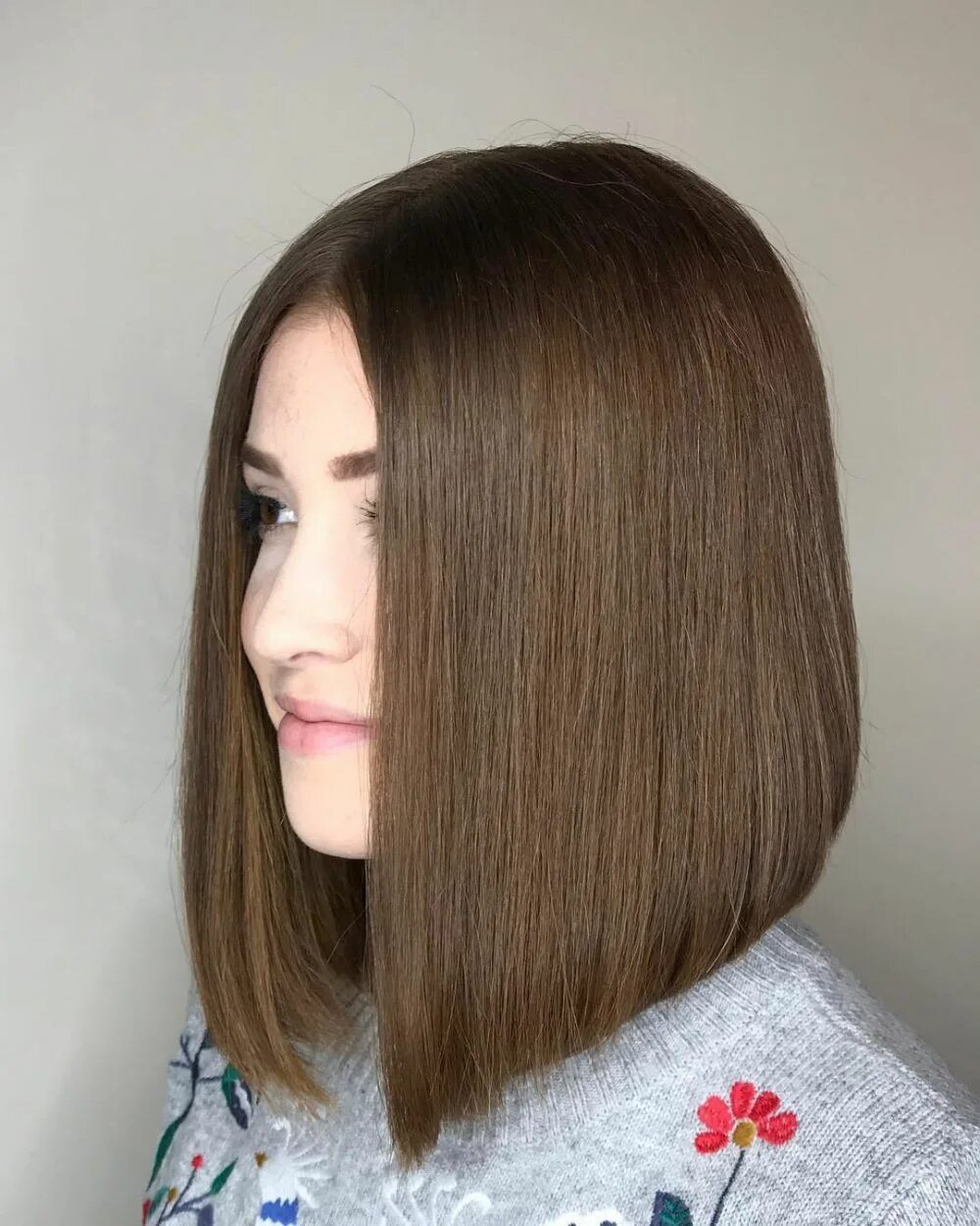 Прическа удлиненное каре без челки для подростка 69 Middle Part Hairstyles Trending Right Now Short hair styles for round faces, 