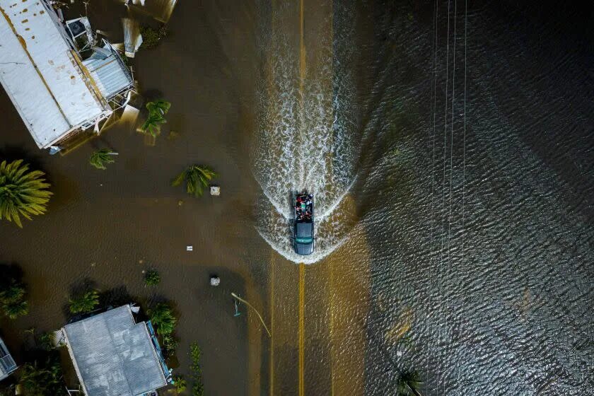 Прическа урагана Photos: Damage and destruction from Hurricane Ian