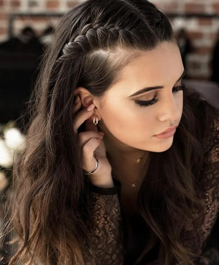 Прическа в дорогу на длинные волосы Pinterest: DEBORAHPRAHA ♥ Bea Miller braided hair style #hairstyles Peinados con