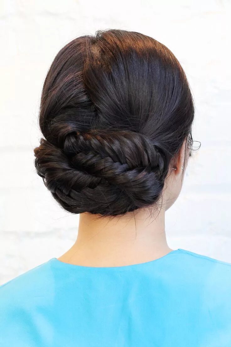 Прическа в офис на длинные Goodbye, Boring Office Hair: These 3 DIY Looks Are Made For Your 9-to-5 Hair sty