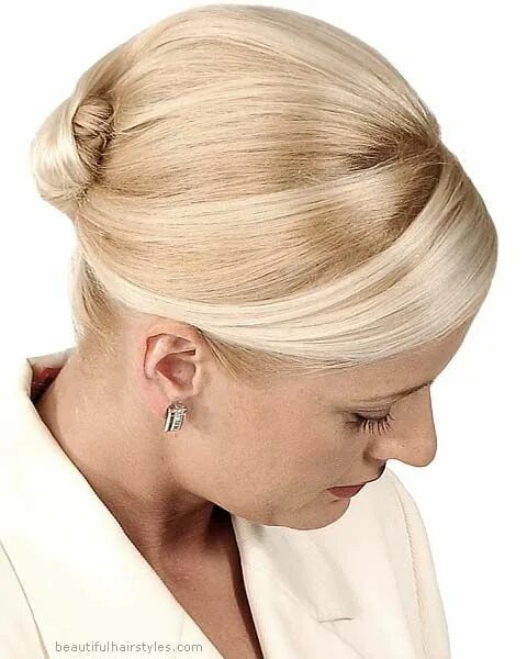 Прическа в офис на короткие волосы How to have this office hair style Office hairstyles, Business hairstyles, Work 