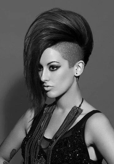 Прическа в разные стороны женская 70 Most Gorgeous Mohawk Hairstyles of Nowadays Mohawk hairstyles for women, Moha