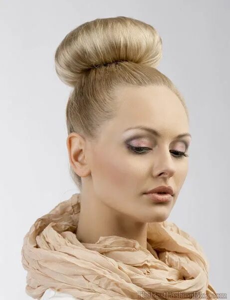 Прическа в разные стороны женская Hipster-Bun-Hairstyles-2015-4 Bun hairstyles for Women Bun hairstyles, Twist hai