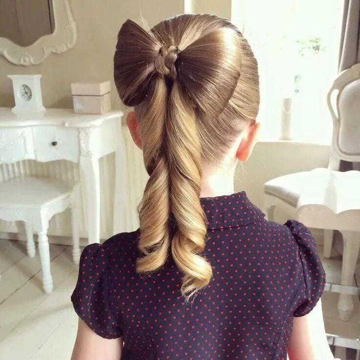 Прическа в школу на длинные Hair styles, Little girl hairstyles, Flower girl hairstyles