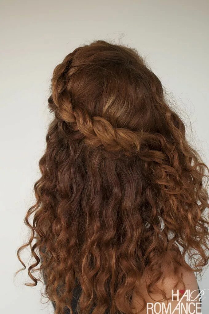 Прическа в школу на кудрявые волосы Braid Hairs #braids #hairstyles #braidhairstyles Curly hair styles naturally, Cu