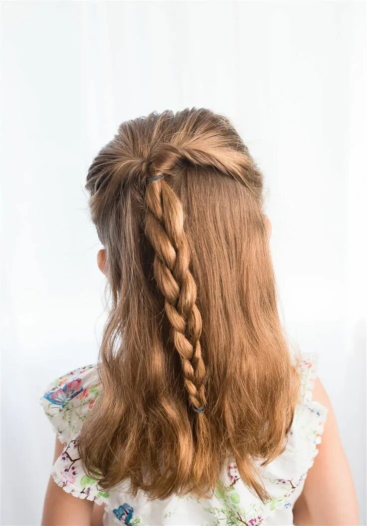 Прическа в школу на пушистые волосы 5 easy back-to school hairstyles for girls Girls hairstyles easy, Quick hairstyl