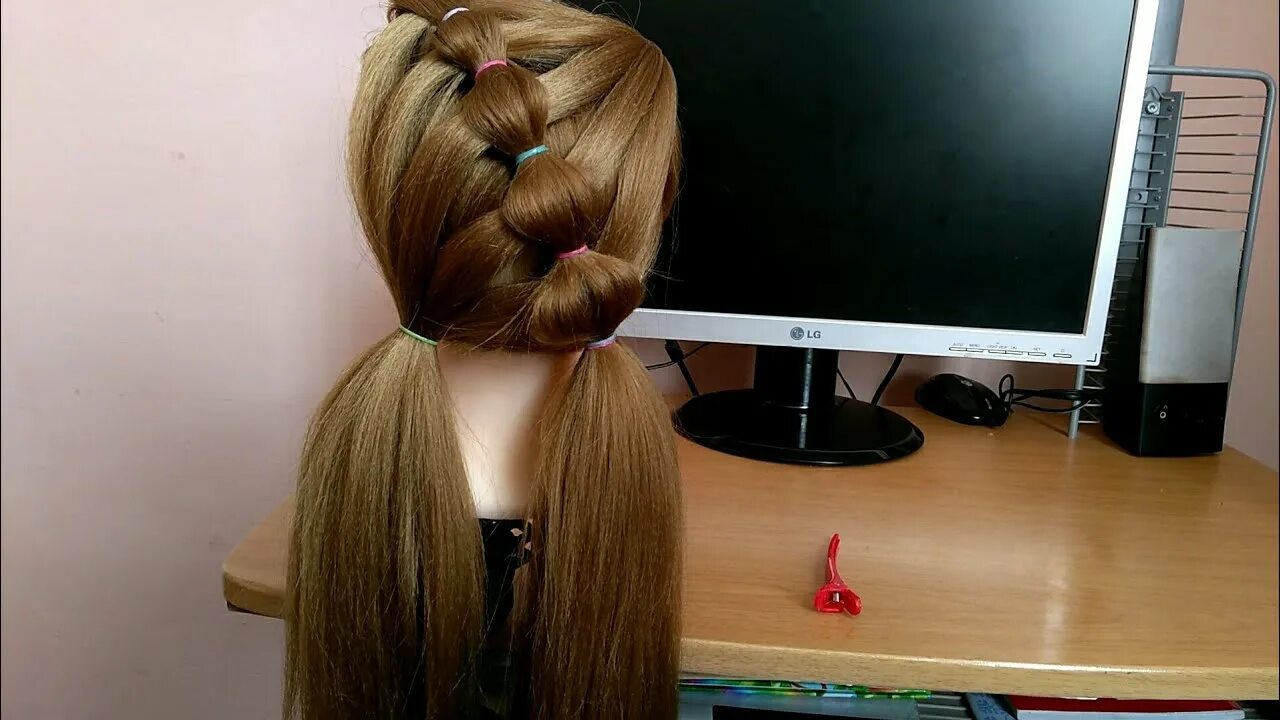 Прическа в школу с резиночками Зачіска із резинок в школу.Hairstyle from gum to school.Penteado de chiclete par