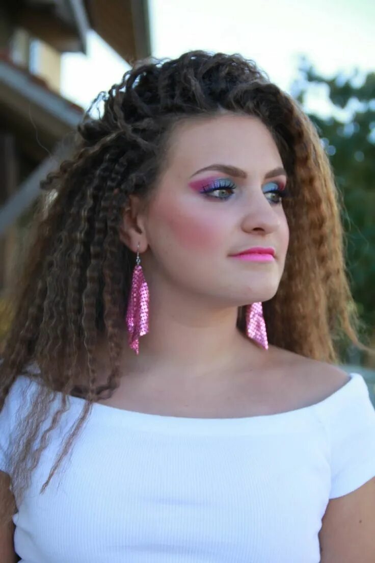 Прическа в стиле 90 х 80's Make Up by Luna Cagnazzo 80er frisuren, 80er-jahre-make-up, 80er jahre haar