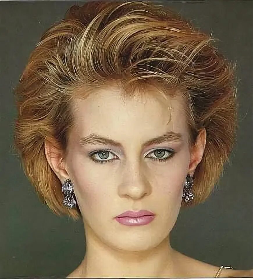 Прическа в стиле 90 х на каре 80s hairstyle 112 80's hairstyle, 80s short hair, Short hair styles