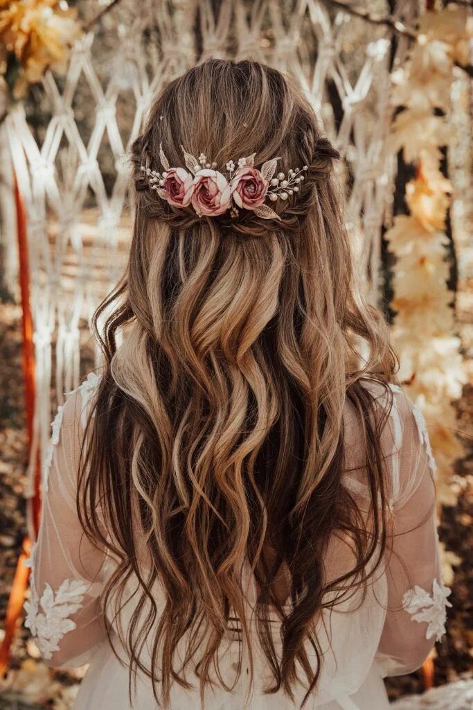 Прическа в стиле бохо на длинные волосы Shopping 22 accessoires pour une coiffure de mariée champêtre Coiffure de mariag