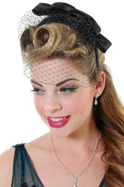 Прическа в стиле джаз 50 е годы Pin by Courtney Gillespie on Wedding hair Fascinator hairstyles, Vintage hairsty