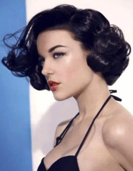 Прическа в стиле ретро на короткие волосы Hairstyles that combine vintage with a modern feel Vintage short haircuts, Vinta