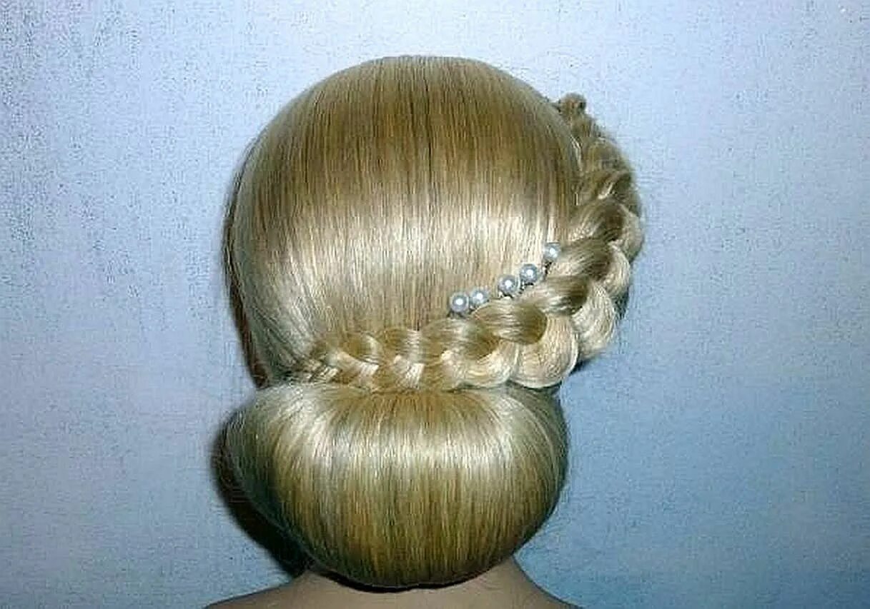 Прическа валик для девочки Easy Bridal Wedding/Prom, Updo Hairstyle. Donut Hair Bun with a Dutch Br... Half