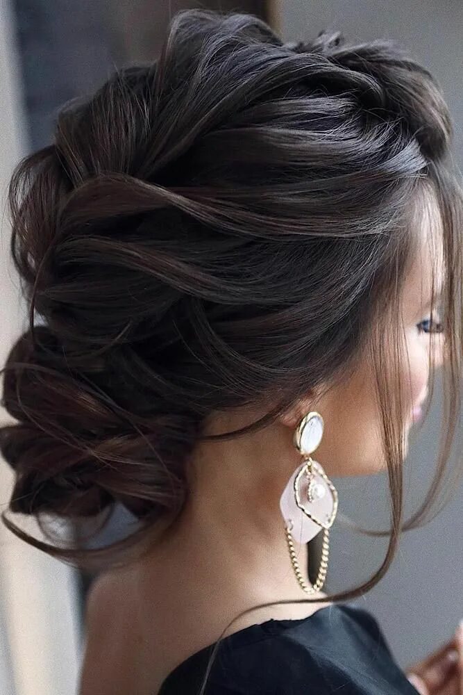 Прическа вечерний длины волос Wedding Hairstyles For Curly Hair: 30+ Looks & Expert Tips Long hair styles, Bri