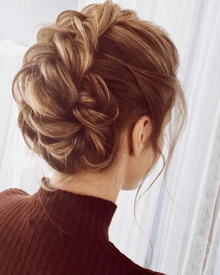 Прическа вечерняя косы длинные волосы Pin by Vânia Yasmin Silveira on Cabelo Bun hairstyles, Elegant braided hairstyle