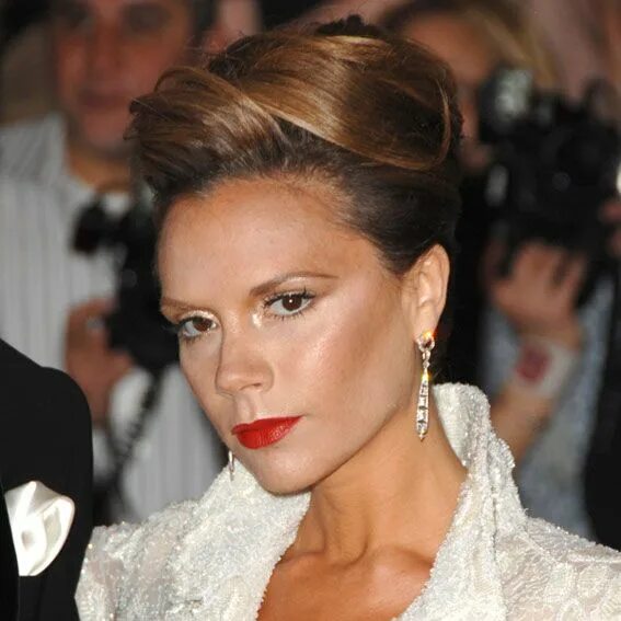 Прическа виктория фото Victoria Beckham's Changing Looks Victoria beckham, Beckham hair, Beckham