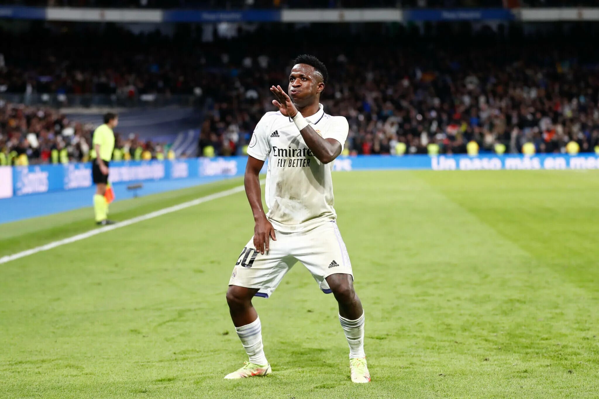 Прическа винисиуса джуниора 2024 Vinicius Jr: 24 hours in the life of Real Madrid forward after latest racism epi