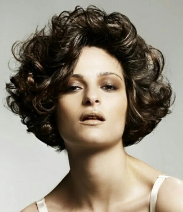 Прическа волнистая женская Party-Ready Hairstyle: Recreate this Stunning Look with Hot Rollers