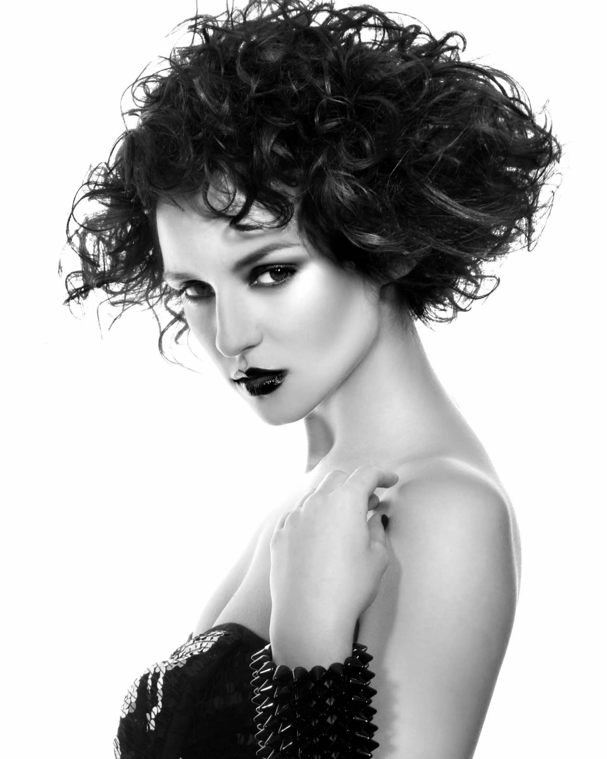 Прическа волнистая женская Hooker and Young 2010 Curly hair styles, Hair styles, Short curly hair