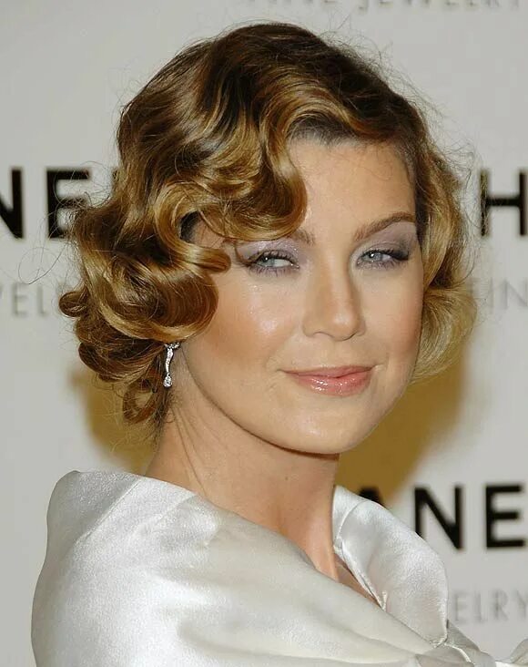 Прическа волны на короткие волосы Ellen Pompeo a departure from her long layered look to a short curls Iconic 50's