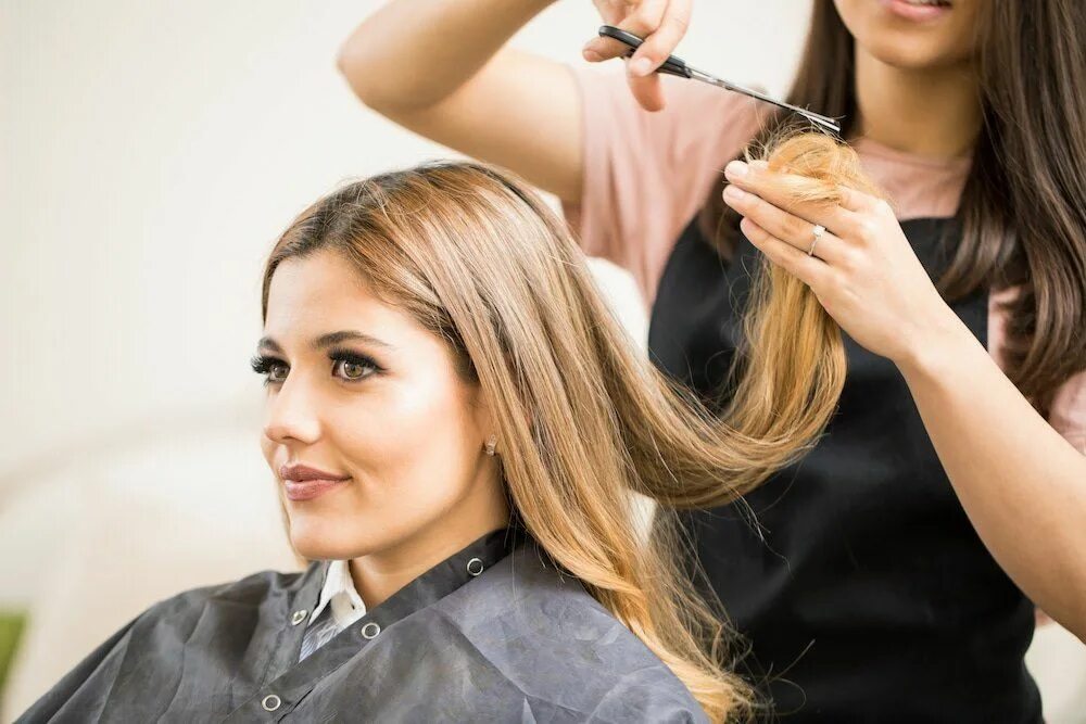 Прическа волос в салоне This London Hair Salon Offers 'Silent' Haircuts For People Who Hate Small Talk B