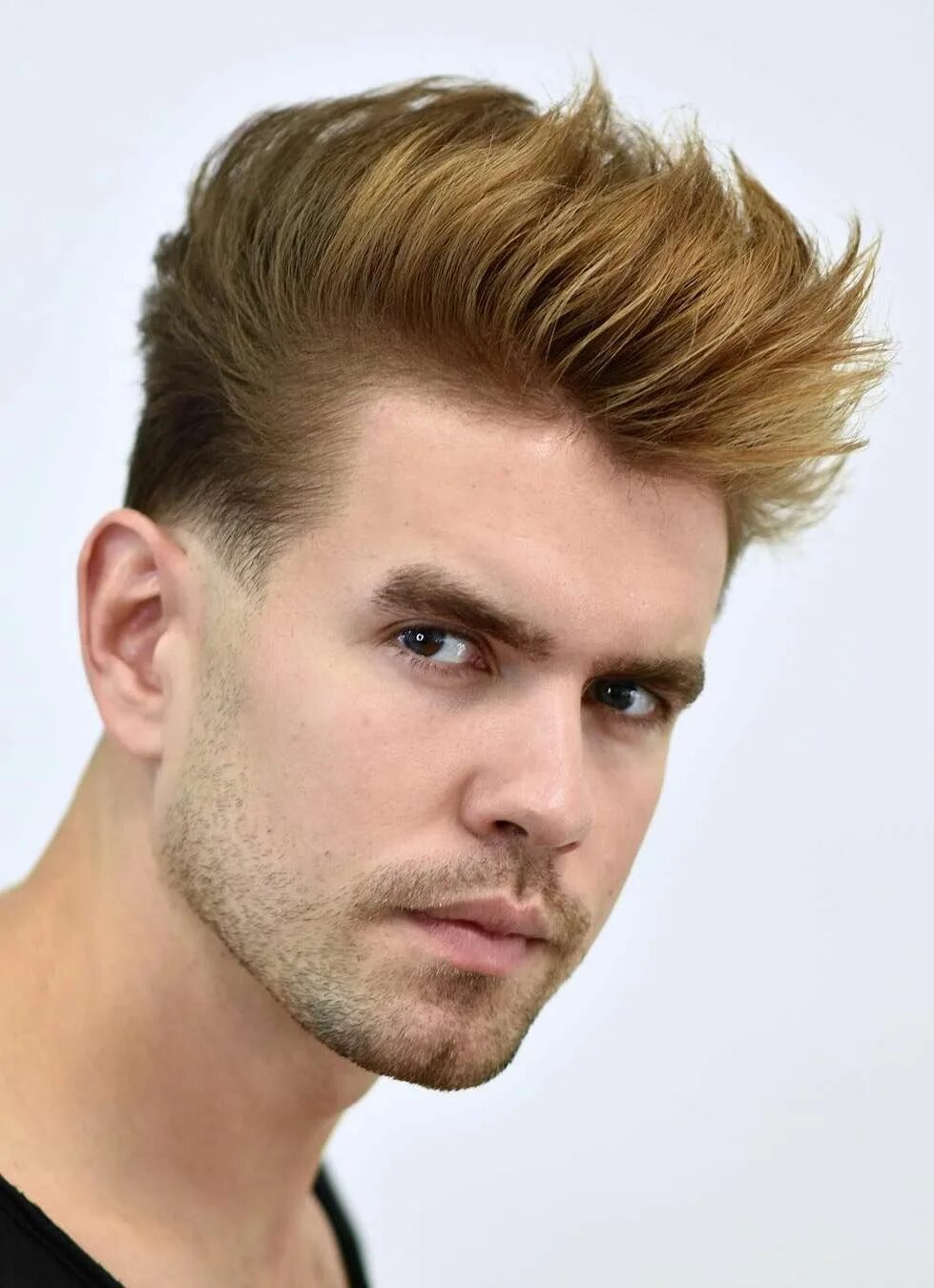 Прическа волосы наверх мужская 50+ Volumized Haircut Ideas for Men With Thin Hair Hairstyles for thin hair, Thi