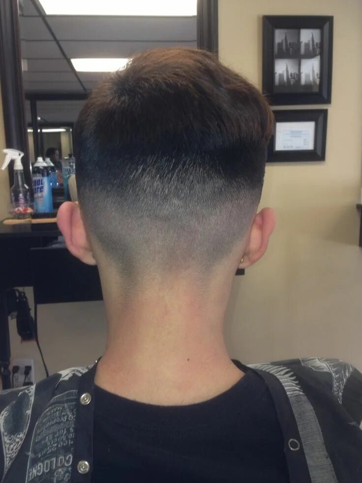 Прическа выбритый затылок мужская Bald fade, long on top, back view Hair cuts, Short hair cuts, Short hair haircut