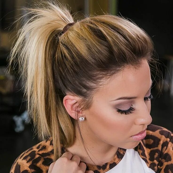 Прическа высокий хвост на короткие волосы 9 Cool Girl Messy Hairstyles To Rock Short hair ponytail, Ponytail hairstyles ea