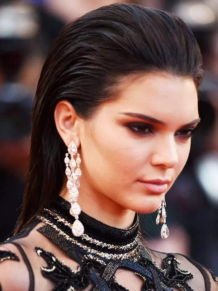 Прическа зачес назад женская на средние 20 Slicked-Back Hairstyles That Look Effortlessly Sleek Long slicked back hair, 