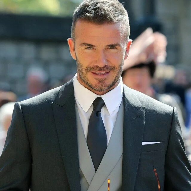 Прическа жениха фото David Beckham Made the Royal Wedding Into a Big Menswear Moment David beckham ha