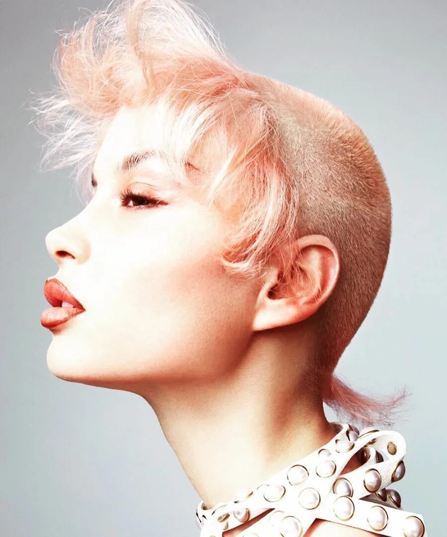 Прическа женская пинтерест woman with pink chelseacut / rattail Short sassy hair, Hair cuts, Short hair sty