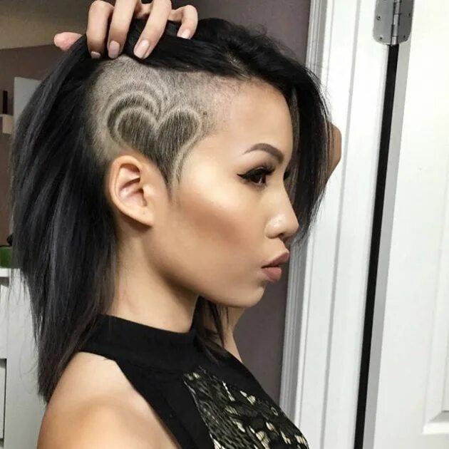 Прическа женская выбритая сторона 17 Trendy Undercut Haircut Designs for Bold Girls - fashionsy.com Half shaved ha