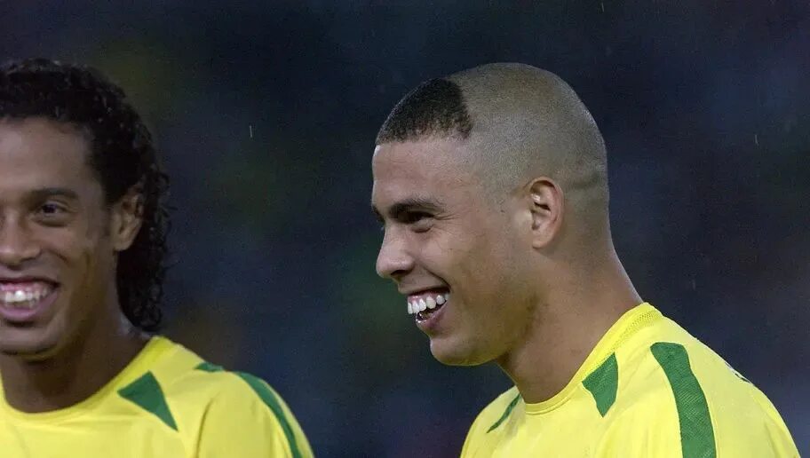 Прическа зубастика View 22 Ronaldo Nazario Haircut - Vanilla Wallpaper