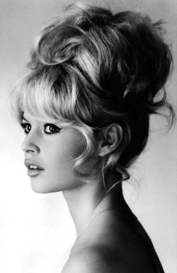 Прически 00 женские Бриджит Бардо Bardot hair, Brigitte bardot hair, Vintage hairstyles