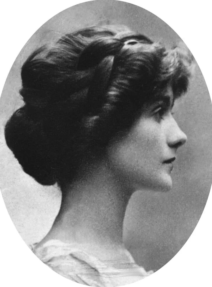 Прически 1900 годов женские beauty-vintage-profile-Coco (French fashion designer / businesswoman1 b. 1883 Au