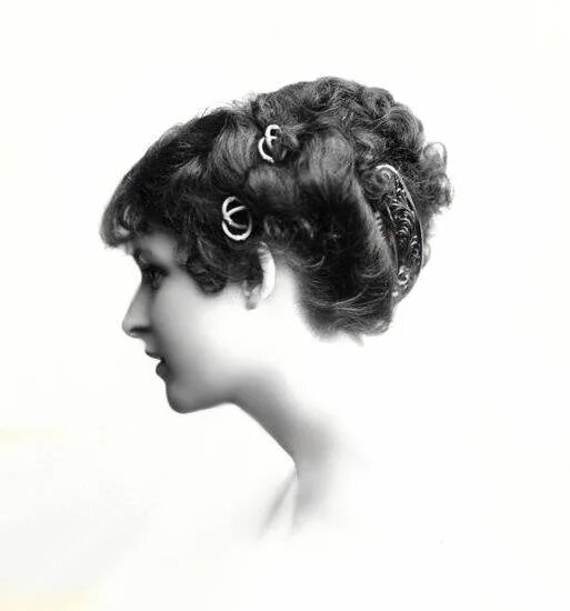 Прически 1910 х годов 1915 hair style Edwardian hairstyles, Historical hairstyles, Long hair styles