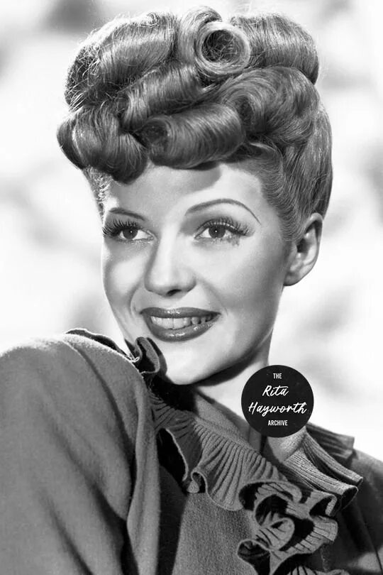 Прически 1940 х годов женские Rita Hayworth, 1945 1940s hairstyles, Hair styles, Vintage hairstyles