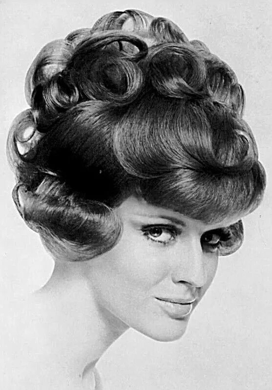 Прически 1960 годов женские Pin on coiffure 1960s Retro inspired hair, Bouffant hair, Vintage hairstyles