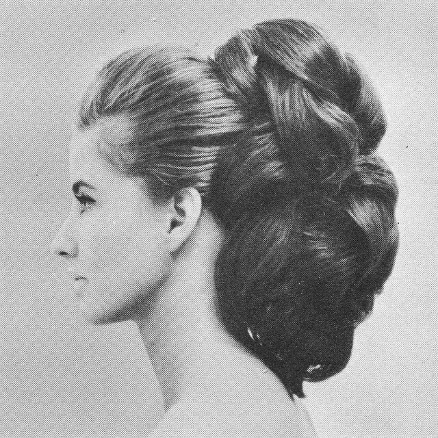 Прически 1960 годов женские Pictures of 50 Beautiful Female Hairstyles of the 1960s Womens hairstyles, Hair 