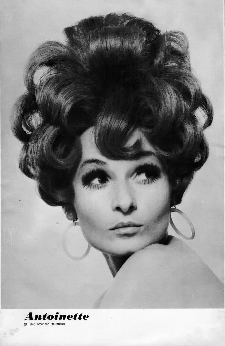 Прически 1960 женские The Antoinette Vintage hairstyles, Hair styles, 1960s hair