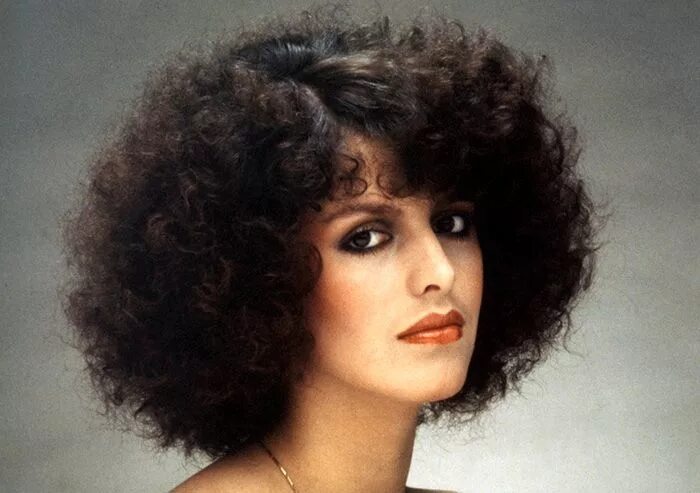 Прически 1980 года Permed hairstyles, Curly hair tutorial, 1970s hairstyles