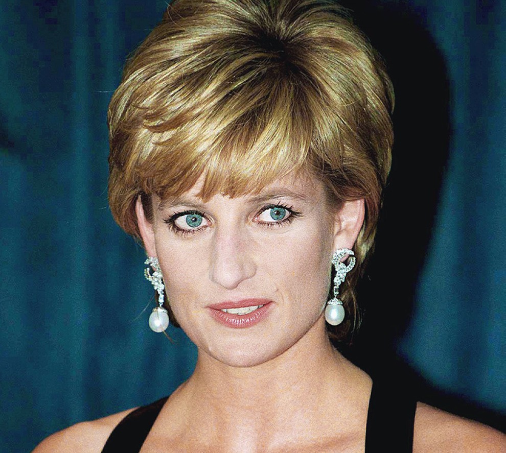 Прически 1995 года Prince Harry 'determined' to be in the UK for the unveiling of Princess Diana st