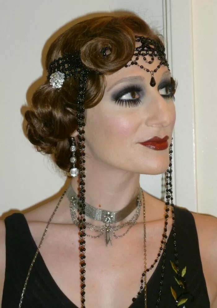 Прически 20 годов Eugene Conde on Twitter Roaring 20s hairstyles, 20s hair, Roaring 20s makeup