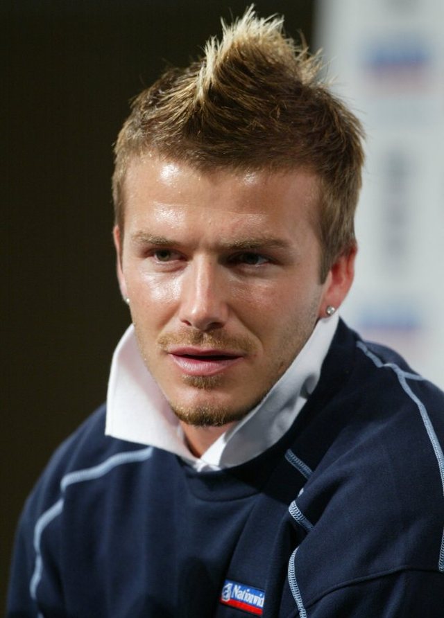 Прически 2004 года What happened? David Beckham looks like another man in these paparazzi photos