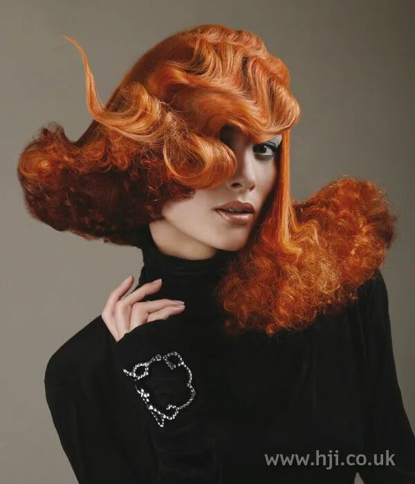 Прически 2007 года Avant-Garde Hairstyles 2007 avant garde hairstyle (Görüntüler ile)